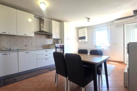 Istra,Novigrad-Stan za dugoročni najam 