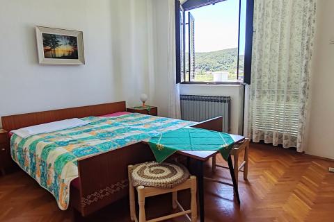 Rab, Supetarska Draga - kuća s restoranom, prvi red do mora