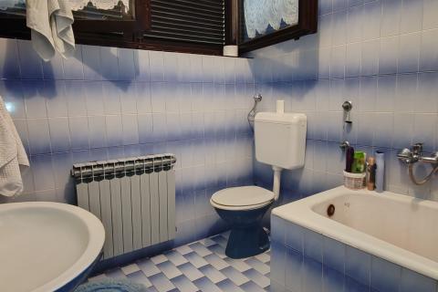 Rab, Supetarska Draga - kuća s restoranom, prvi red do mora