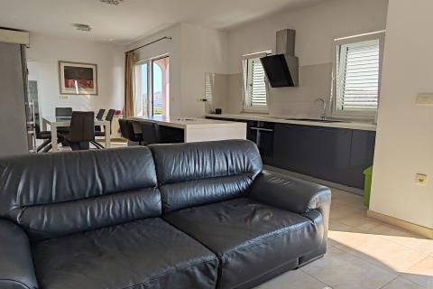 Rab, Barbat - prostrani stan, blizina plaže