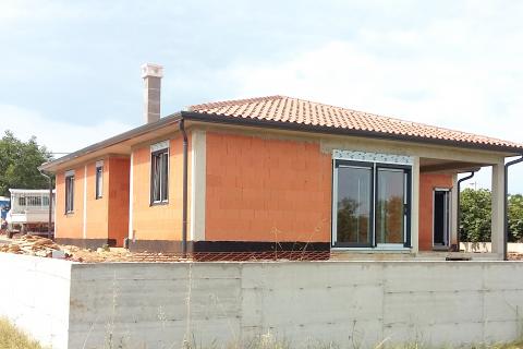 Istra, Umag - kuća prizemnica s bazenom, novogradnja