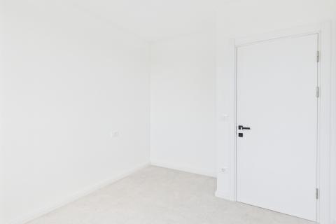 Istra, Valbandon - dvosoban stan sa vrtom, novogradnja