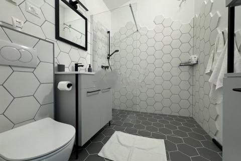 Kuća s 2 stana, bazenom i panoramskim pogledom