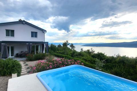 Kuća s 2 stana, bazenom i panoramskim pogledom