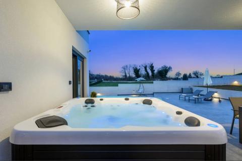 Istria, Žminj - Moderna casa a un piano con piscina, palestra e sauna