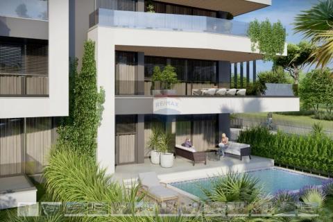 Rovinj, Luxury Apartment in a Villa with Sea View S2