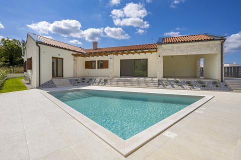 ISTRA, TINJAN Kvalitetna kuća za odmor 160 m2 s bazenom 