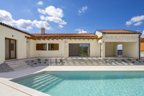 ISTRA, TINJAN Kvalitetna kuća za odmor 160 m2 s bazenom 