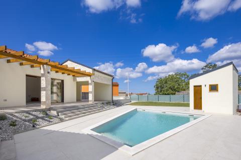 ISTRA, TINJAN Kvalitetna kuća za odmor 160 m2 s bazenom 