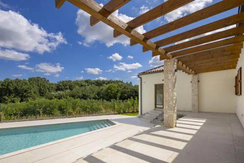 ISTRA, TINJAN Kvalitetna kuća za odmor 160 m2 s bazenom 