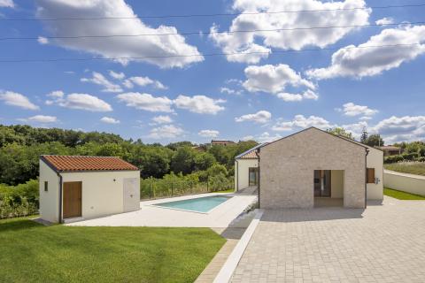 ISTRA, TINJAN Kvalitetna kuća za odmor 160 m2 s bazenom 