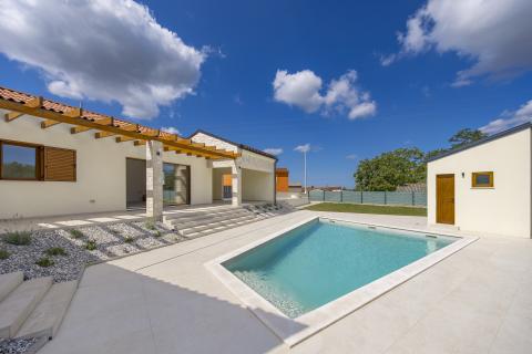 ISTRA, TINJAN Kvalitetna kuća za odmor 160 m2 s bazenom 