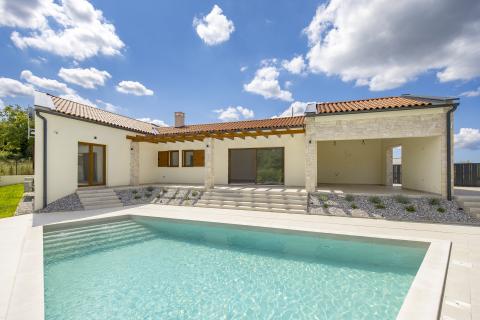 ISTRA, TINJAN Kvalitetna kuća za odmor 160 m2 s bazenom 