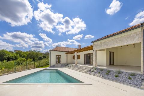 ISTRA, TINJAN Kvalitetna kuća za odmor 160 m2 s bazenom 