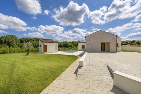 ISTRA, TINJAN Kvalitetna kuća za odmor 160 m2 s bazenom 