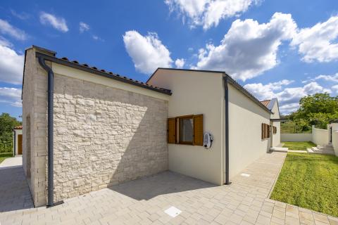 ISTRA, TINJAN Kvalitetna kuća za odmor 160 m2 s bazenom 