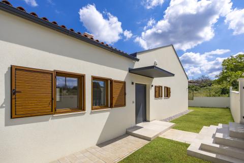 ISTRA, TINJAN Kvalitetna kuća za odmor 160 m2 s bazenom 