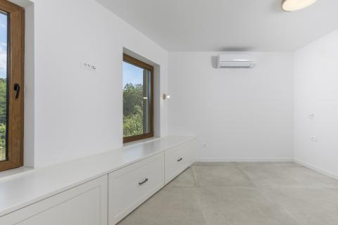 ISTRA, TINJAN Kvalitetna kuća za odmor 160 m2 s bazenom 