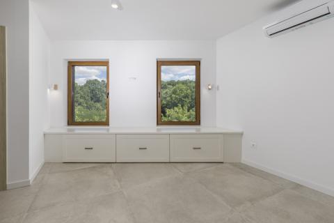 ISTRA, TINJAN Kvalitetna kuća za odmor 160 m2 s bazenom 