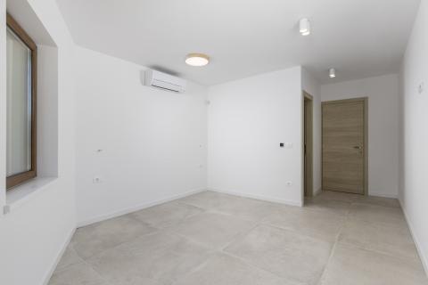 ISTRA, TINJAN Kvalitetna kuća za odmor 160 m2 s bazenom 