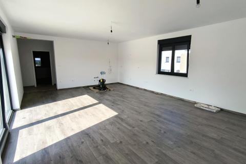 Istra – Marčana, Nova Hiša z Bazenom