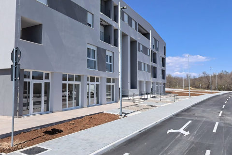 ISTRIA, LABIN – Commercial Space 26.5 m² for Rent + Terrace 16 m²