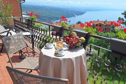 Stan za najam na Pobrima – panoramski pogled na Kvarner