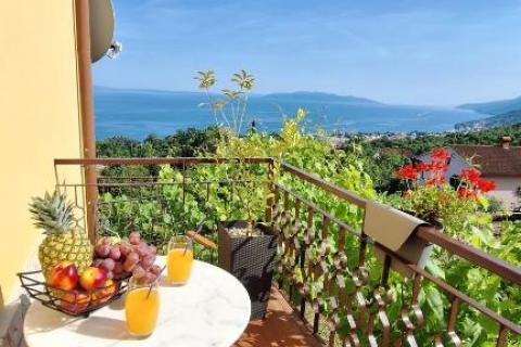 Stan za najam na Pobrima – panoramski pogled na Kvarner