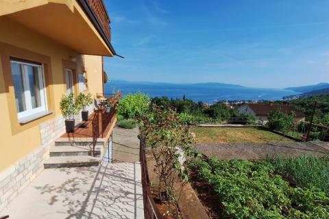 Stan za najam na Pobrima – panoramski pogled na Kvarner