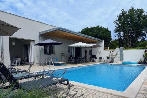 Istra, Rovinj - Moderna prizemna kuća s bazenom