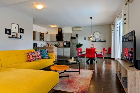 Istra, Rovinj - Moderna prizemna kuća s bazenom