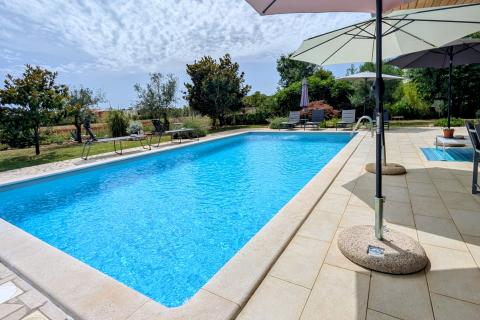 Istra, Rovinj - Moderna prizemna kuća s bazenom