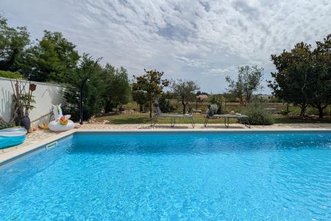 Istra, Rovinj - Moderna prizemna kuća s bazenom