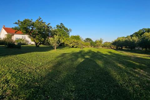 Istra, Išići – Gradbena parcela s pogledom na morje, 1.071 m²