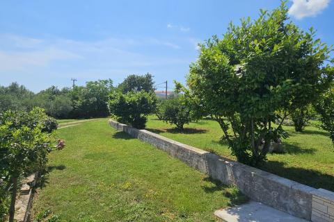 Istra, Išići – Gradbena parcela s pogledom na morje, 1.071 m²