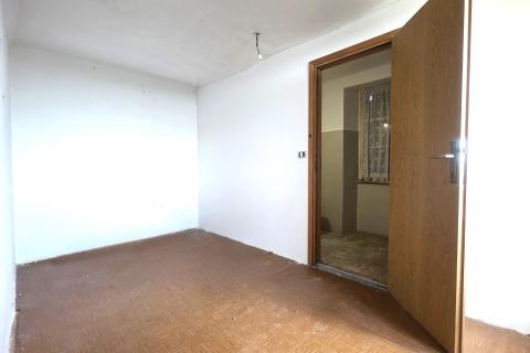 Istra,Buje-dvije kuće s dvorištem i pogledom na more