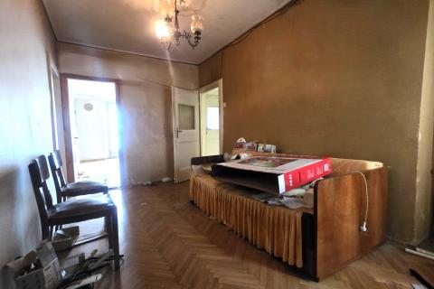 Istra,Buje-dvije kuće s dvorištem i pogledom na more