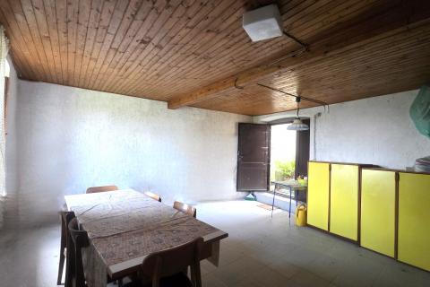 Istra,Buje-dvije kuće s dvorištem i pogledom na more