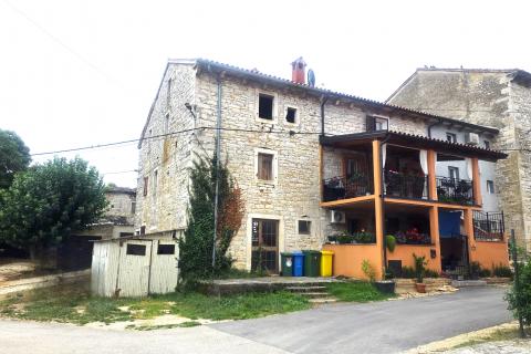 Istra,Buje,okolica-Kamena kuća za adaptaciju s pogledom