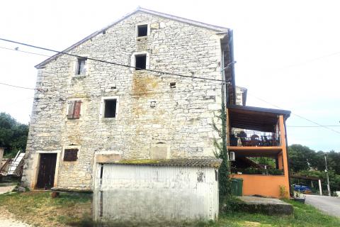 Istra,Buje,okolica-Kamena kuća za adaptaciju s pogledom