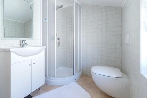 Istra, Umag centar - kuća s lokalom, 50 m od mora