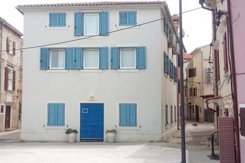 Istra, Umag centar - kuća s lokalom, 50 m od mora