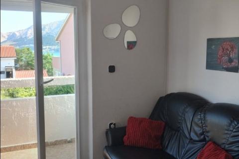 Baška - dva apartmana 74m2, pogled, terase