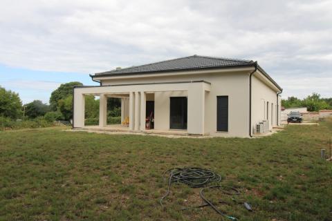 Istra, Baderna-kuća u visokoj roh-bau fazi 