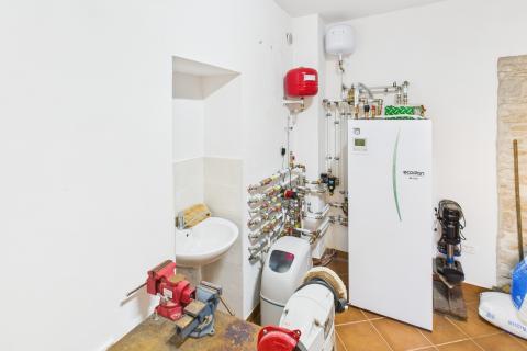 Istra,Buje-Kamena kuća s vrtom u centru grada,PDV uključen