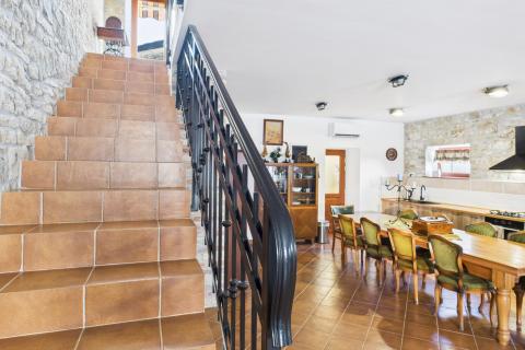 Istra,Buje-Kamena kuća s vrtom u centru grada,PDV uključen