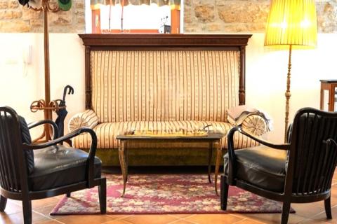 Istra,Buje-Kamena kuća s vrtom u centru grada,PDV uključen