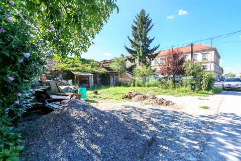 Земельный участок строительного назначения Dubovac, Karlovac, 735m2