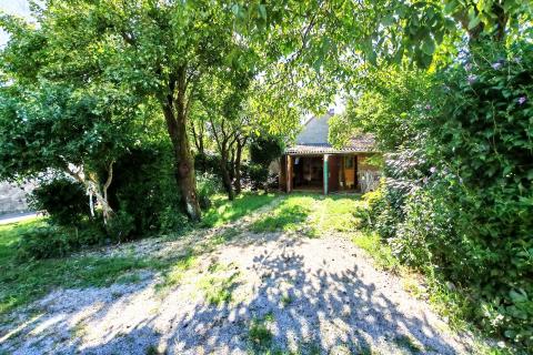 Земельный участок строительного назначения Dubovac, Karlovac, 735m2