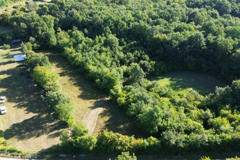 ISTRIA, ŽMINJ – Bauland 2.539 m² + Landwirtschaftsfläche 3.588 m²